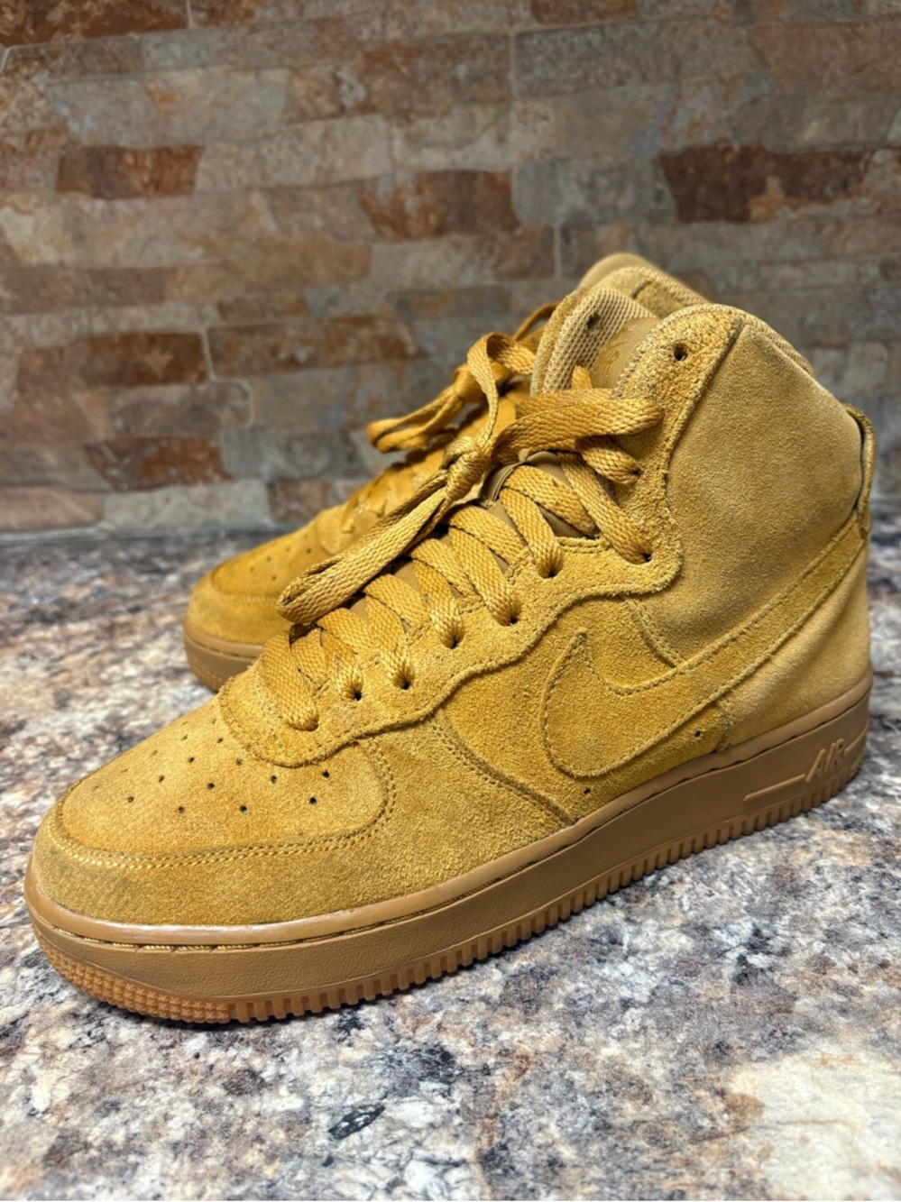 Nike Air Force 1 Hi Wheat Size 7